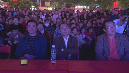 绥宁县 人才下基层 群众唱主角
