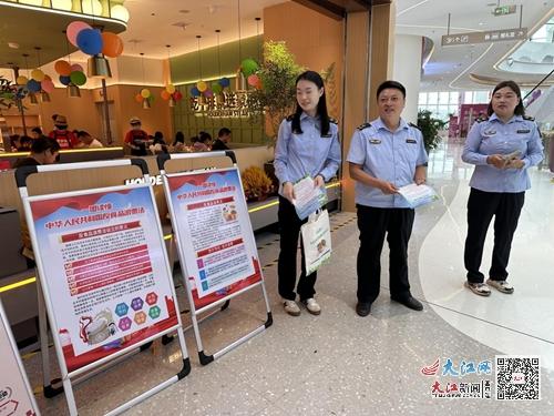 庐山市市场监管局开展制止餐饮浪费进商场宣传活动 图