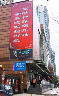 火到国外 老上海人才知道的轻纺面料市场,成了外国人眼中的爆款胜地